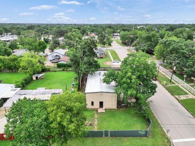 301 Murray Street, Conroe, TX 77301
