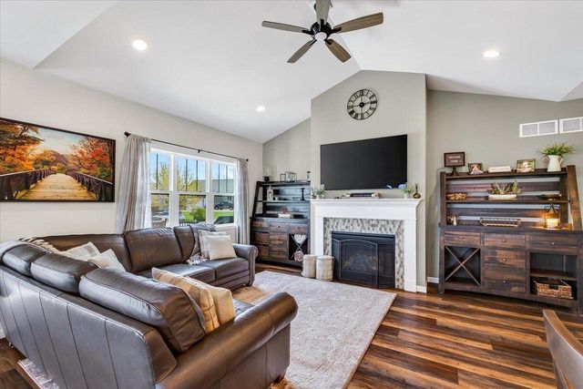 107 Cobblestone Drive, Lodi, WI 53555
