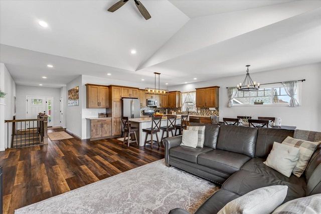 107 Cobblestone Drive, Lodi, WI 53555