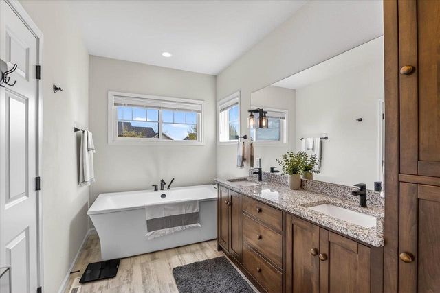 107 Cobblestone Drive, Lodi, WI 53555