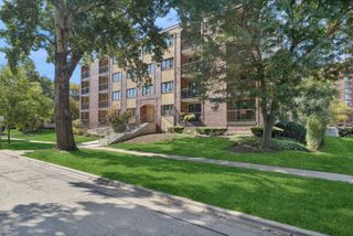104 N Pine Avenue 505, Arlington Heights, IL 60004