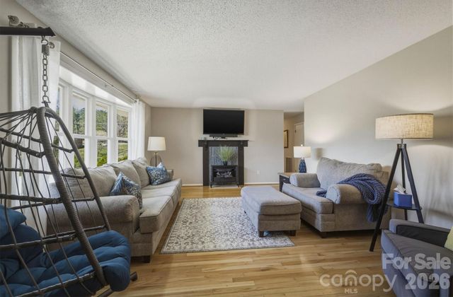 900 Magnolia Avenue NE, Valdese, NC 28690