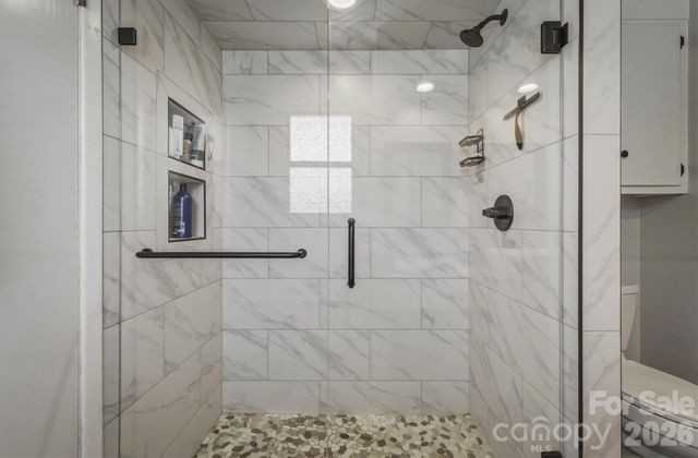 900 Magnolia Avenue NE, Valdese, NC 28690