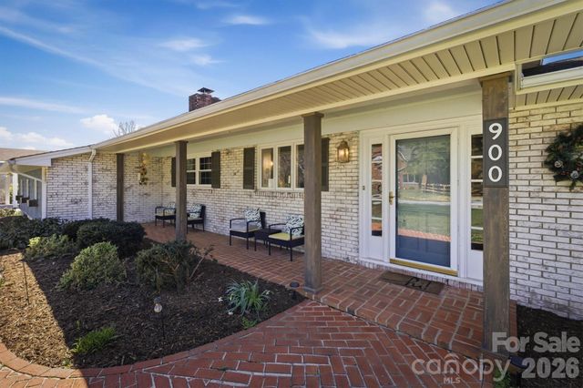 900 Magnolia Avenue NE, Valdese, NC 28690