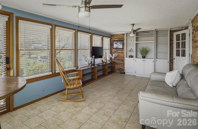 900 Magnolia Avenue NE, Valdese, NC 28690