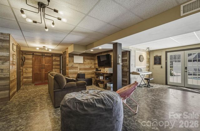 900 Magnolia Avenue NE, Valdese, NC 28690