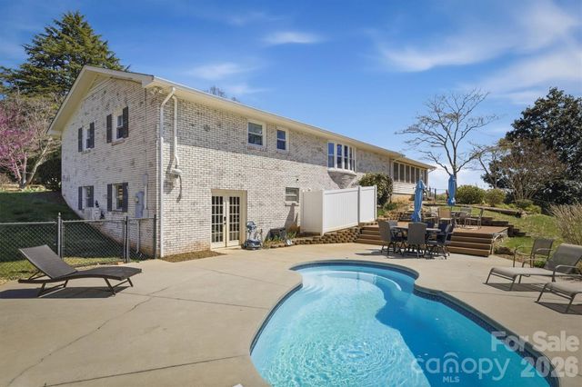 900 Magnolia Avenue NE, Valdese, NC 28690