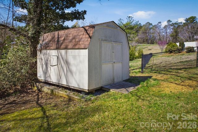 900 Magnolia Avenue NE, Valdese, NC 28690