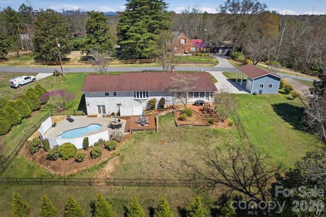 900 Magnolia Avenue NE, Valdese, NC 28690