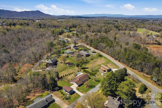 900 Magnolia Avenue NE, Valdese, NC 28690