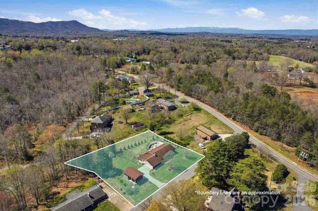 900 Magnolia Avenue NE, Valdese, NC 28690