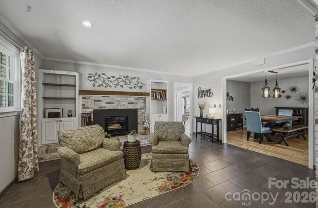 900 Magnolia Avenue NE, Valdese, NC 28690