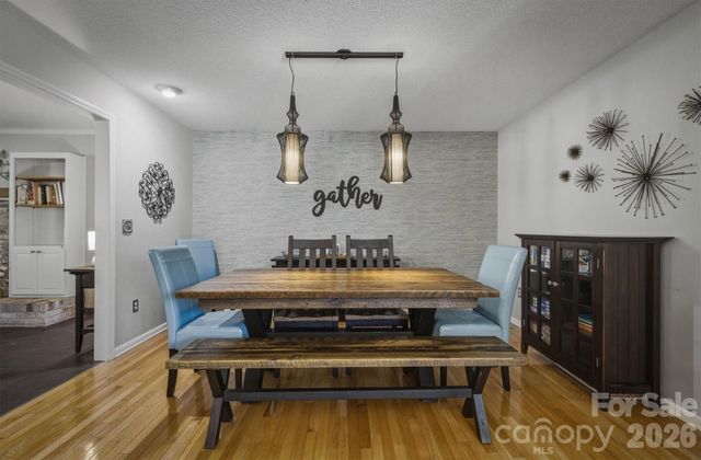 900 Magnolia Avenue NE, Valdese, NC 28690