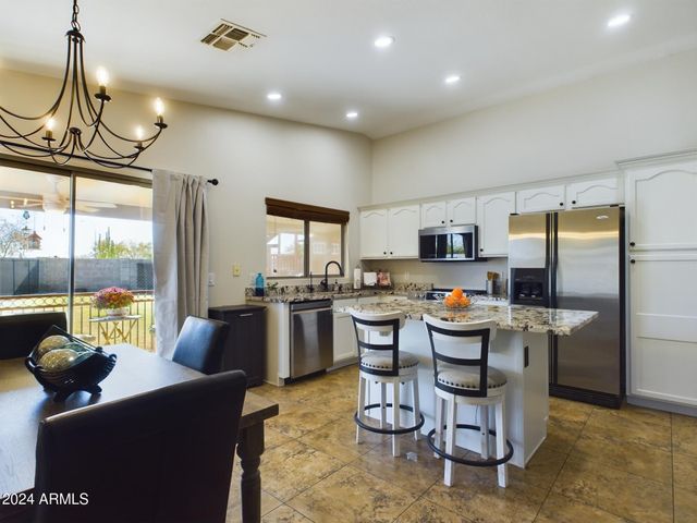 8735 W ROYAL PALM Road, Peoria, AZ 85345