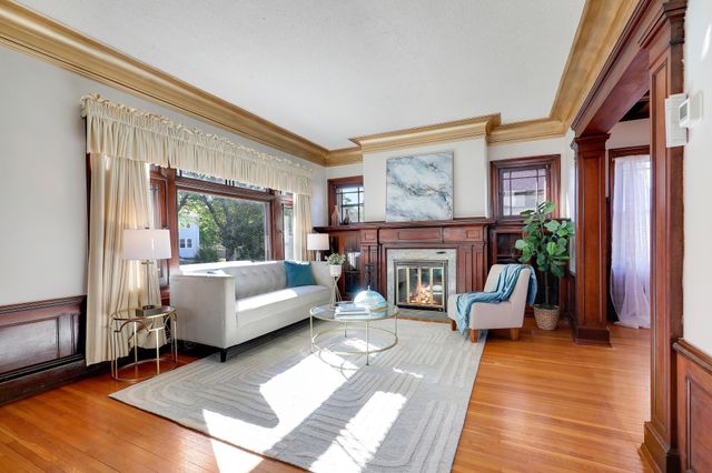 1609 Oliver Avenue N, Minneapolis, MN 55411