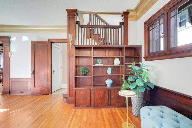 1609 Oliver Avenue N, Minneapolis, MN 55411