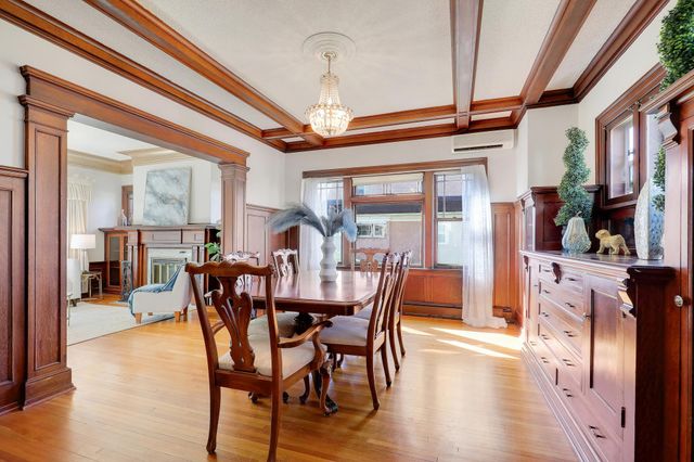 1609 Oliver Avenue N, Minneapolis, MN 55411
