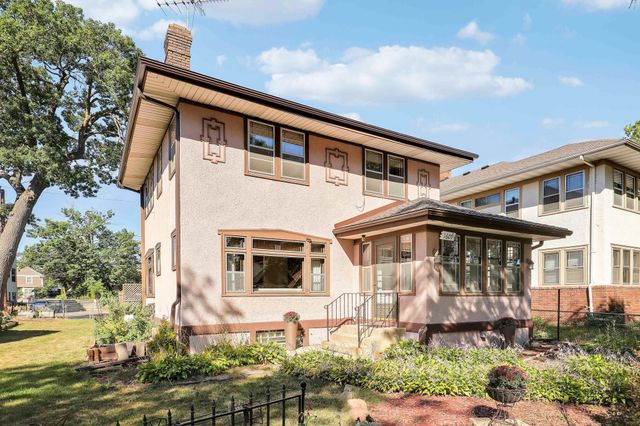 1609 Oliver Avenue N, Minneapolis, MN 55411
