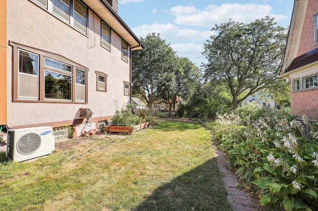 1609 Oliver Avenue N, Minneapolis, MN 55411