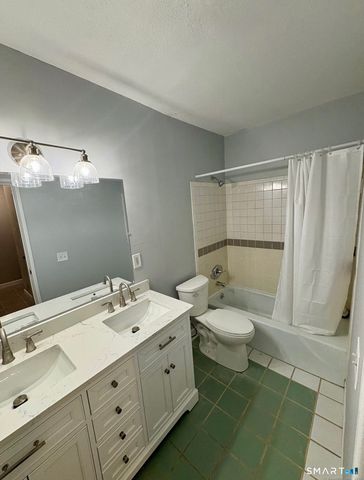 304 Pine Rock Avenue C4, Hamden, CT 06514