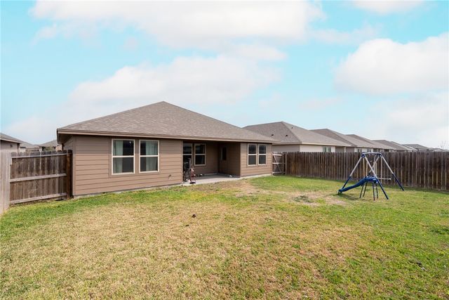 1273 Carnaby St, Corpus Christi, TX 78415