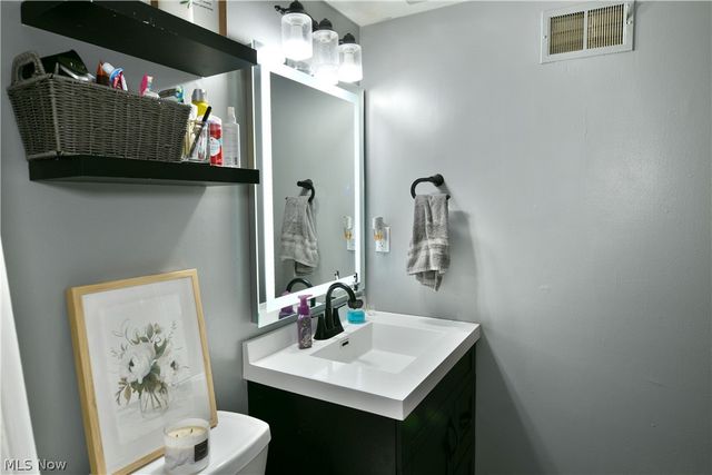 3040 N River Road NE H20, Warren, OH 44483