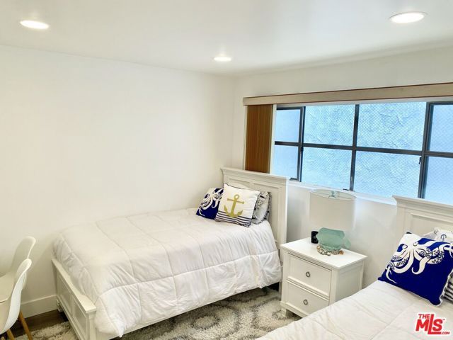 18203 COASTLINE Drive 1, Malibu, CA 90265