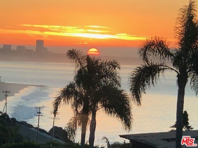 18203 COASTLINE Drive 1, Malibu, CA 90265