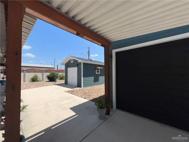 105 Lampshire Lane, Mission, TX 78572