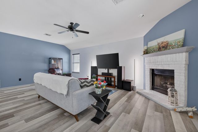 1504 Cora Marie DR, Pflugerville, TX 78660