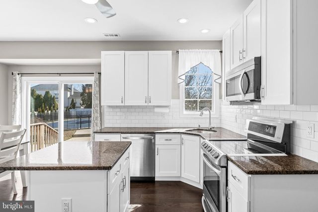 9 COTTONWOOD DR, Lumberton, NJ 08048