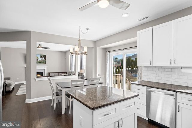 9 COTTONWOOD DR, Lumberton, NJ 08048