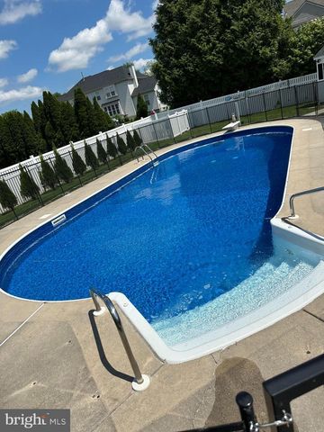 9 COTTONWOOD DR, Lumberton, NJ 08048