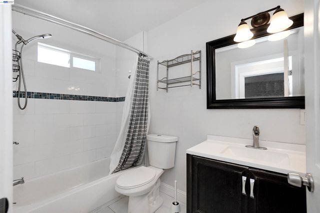 2821 Vallecito Pl, Oakland, CA 94606