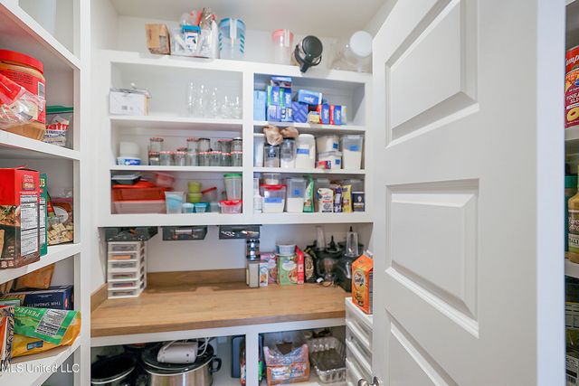 557 E Park Street, Canton, MS 39046