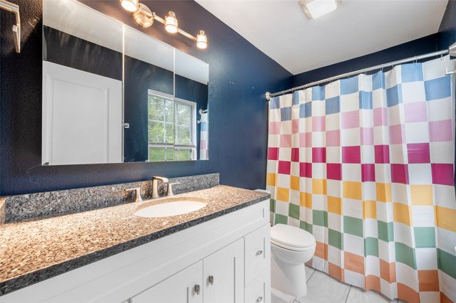 1106 Fieldstone Lane, Pleasant Hill, IA 50327