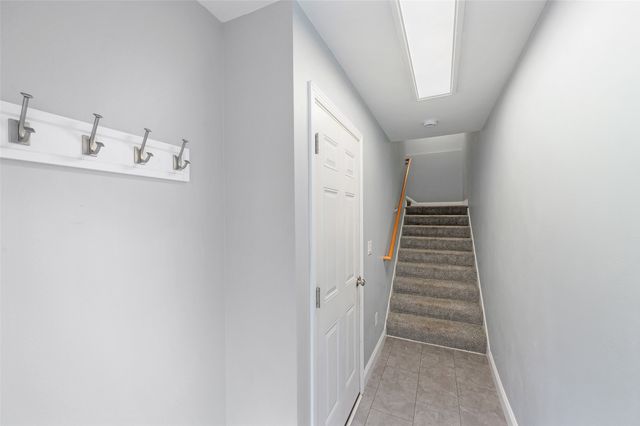 1106 Fieldstone Lane, Pleasant Hill, IA 50327