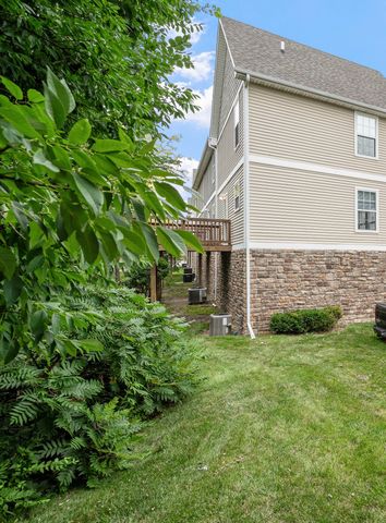 1106 Fieldstone Lane, Pleasant Hill, IA 50327