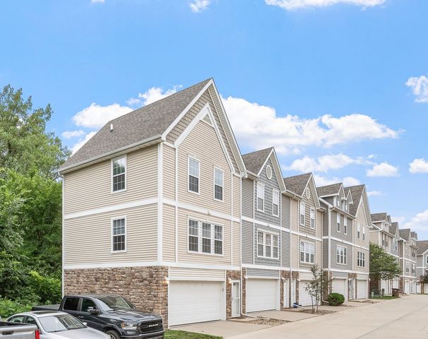 1106 Fieldstone Lane, Pleasant Hill, IA 50327