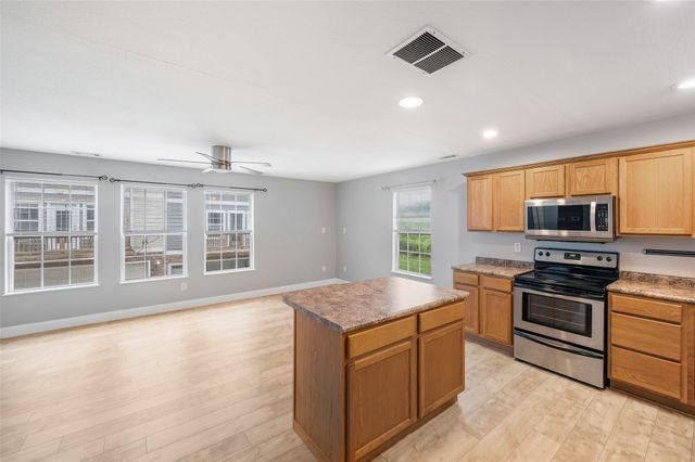 1106 Fieldstone Lane, Pleasant Hill, IA 50327
