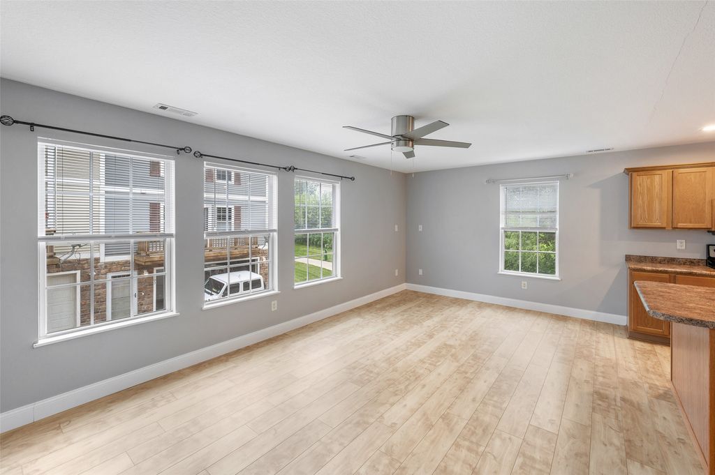 1106 Fieldstone Lane, Pleasant Hill, IA 50327