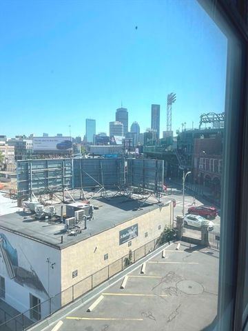 61 Brookline Avenue 308, Boston, MA 02215