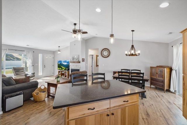 18427 E Selkirk Estates Rd, Greenacres, WA 99016