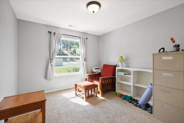 18427 E Selkirk Estates Rd, Greenacres, WA 99016