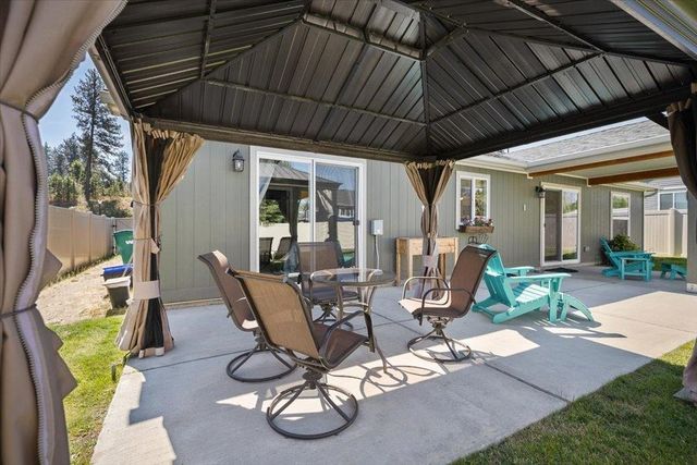 18427 E Selkirk Estates Rd, Greenacres, WA 99016