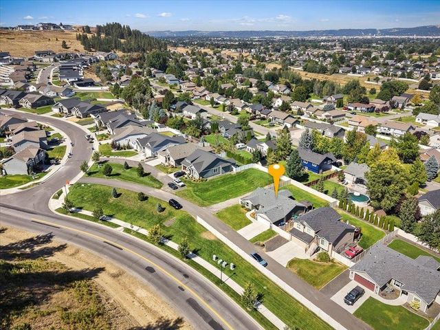 18427 E Selkirk Estates Rd, Greenacres, WA 99016