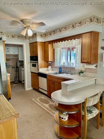 138 Shady Breeze Lane, Elkview, WV 25071
