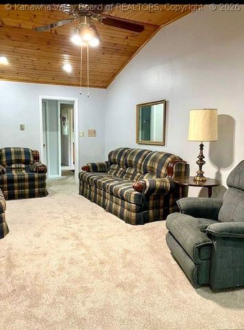 138 Shady Breeze Lane, Elkview, WV 25071