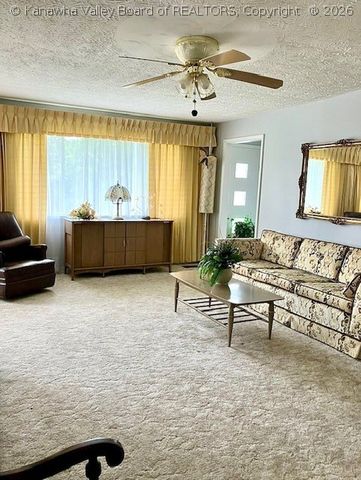 138 Shady Breeze Lane, Elkview, WV 25071
