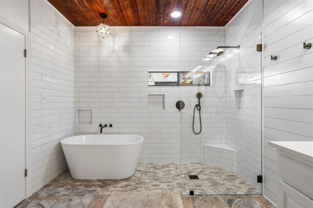 208 Amandas WAY, Leander, TX 78641